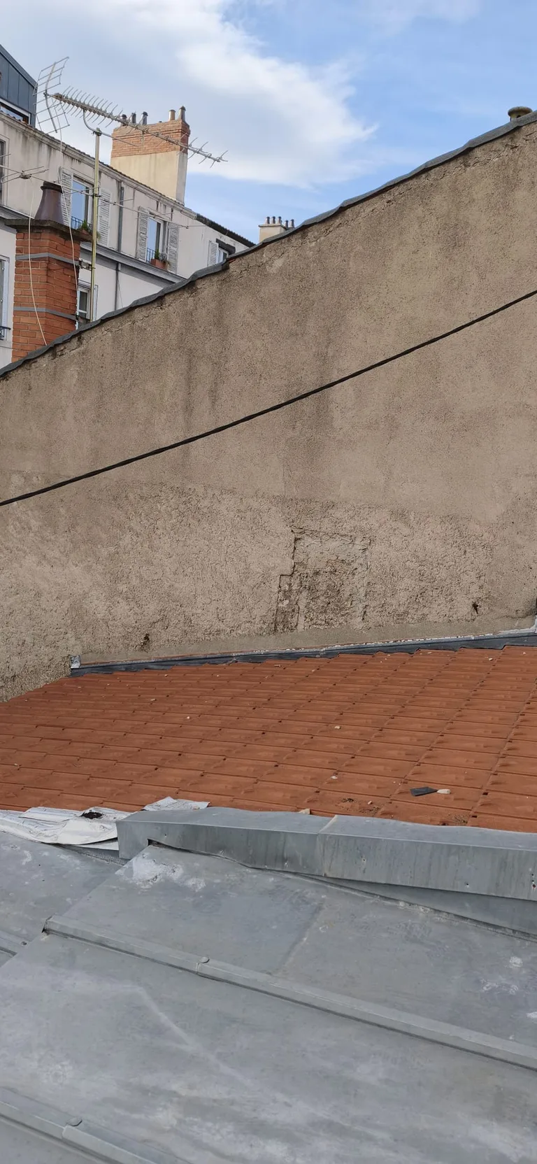 Toiture rénovée par Toit des Dômes à Clermont-Ferrand (67) — vue rapprochée