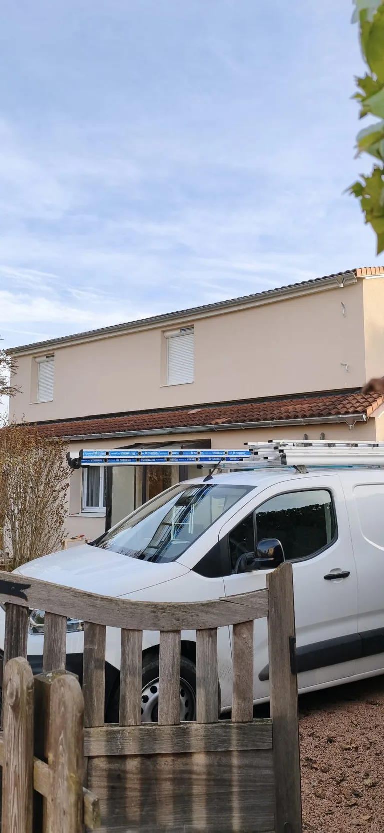 Toiture rénovée par Toit des Dômes à Clermont-Ferrand (80) — vue rapprochée