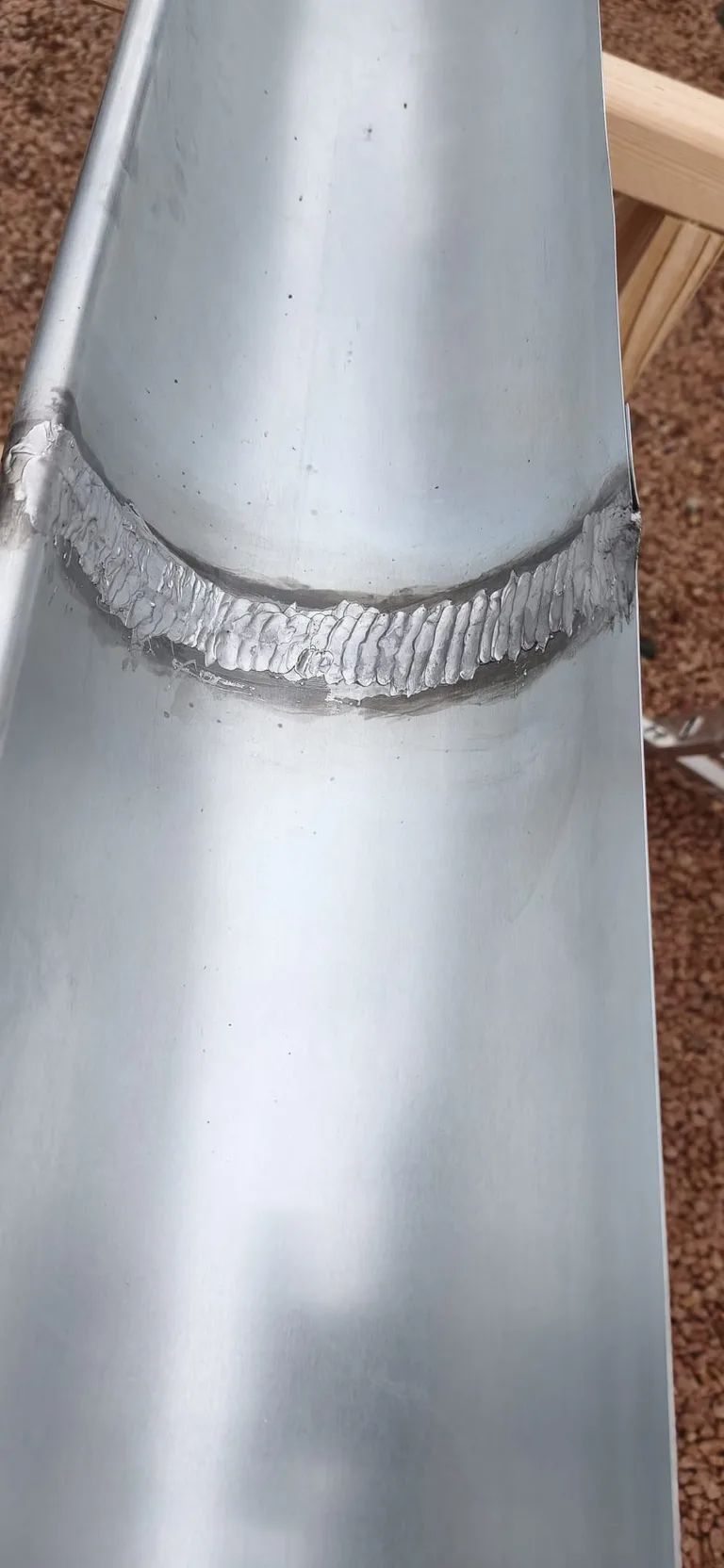 Réparation de toiture en cours par Toit des Dômes (26) — vue rapprochée