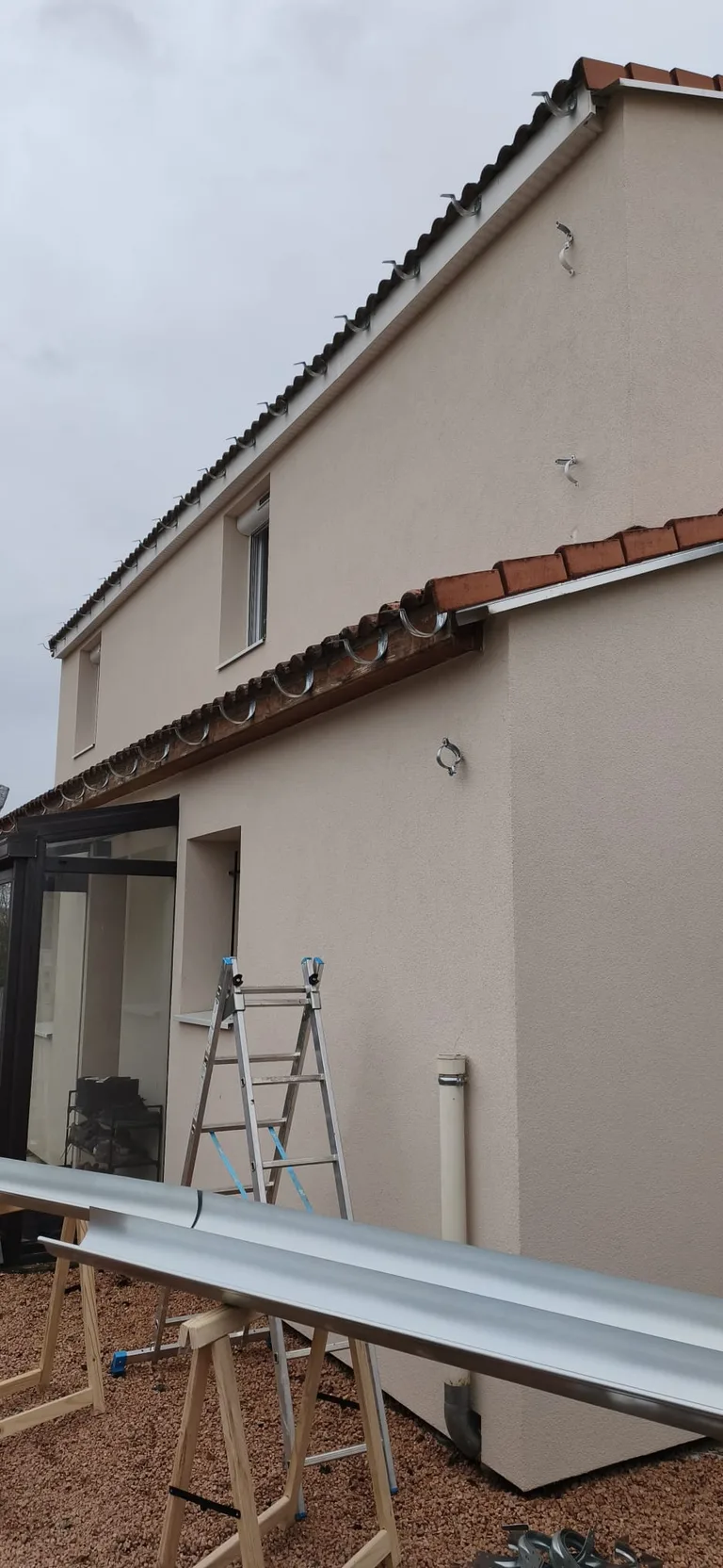 Réparation de toiture en cours par Toit des Dômes (31) — vue rapprochée