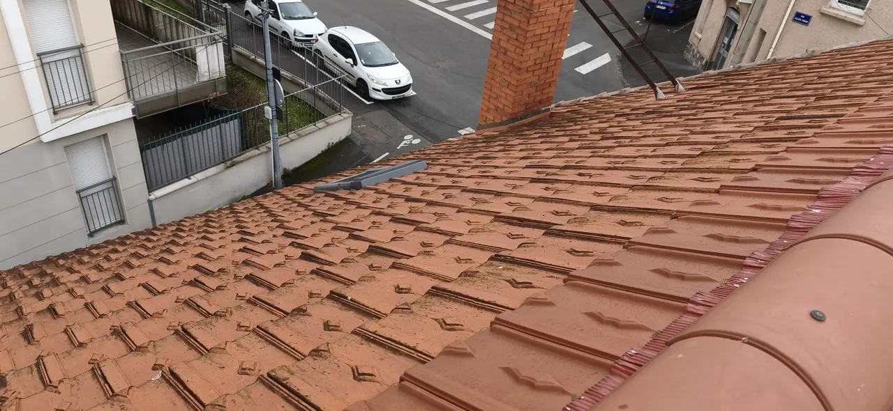 Toiture rénovée par Toit des Dômes à Clermont-Ferrand (24) — vue d'ensemble